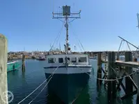 Garā līnija zvejas kuģis pārdod