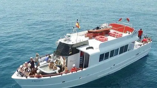 Pasažieru kuģis pārdod