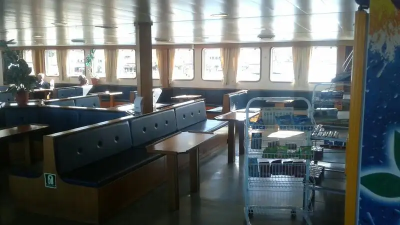 Desanta kuģis, tankkuģis pārdod