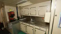Apkalpes kuģis pārdod