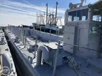 Desanta kuģis, tankkuģis pārdod