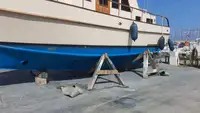 Naftas / Ķīmisko vielu tankkuģis pārdod