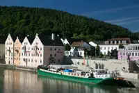 Liellaiva pārdošanā