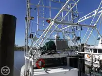 Trallers pārdod