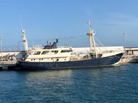 Jahta pārdod