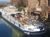 Liellaiva pārdošanā