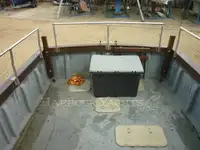 Trallers pārdod