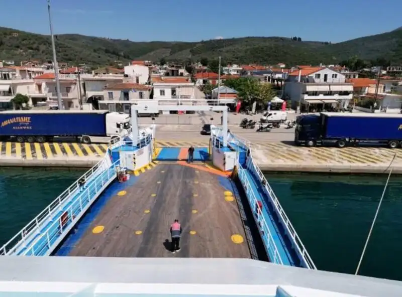 Pasažieru kuģis pārdod