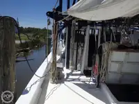 Trallers pārdod