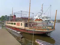 Prāmja kuģis pārdod