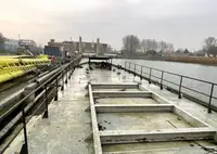 Pontons pārdošanā