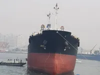 Naftas / Ķīmisko vielu tankkuģis pārdod