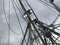 Trallers pārdod