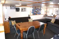 Katamarāns pārdod