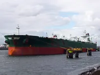 Naftas / Ķīmisko vielu tankkuģis pārdod