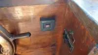 Trallers pārdod