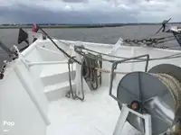 Trallers pārdod