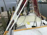Trallers pārdod