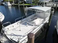 Trallers pārdod