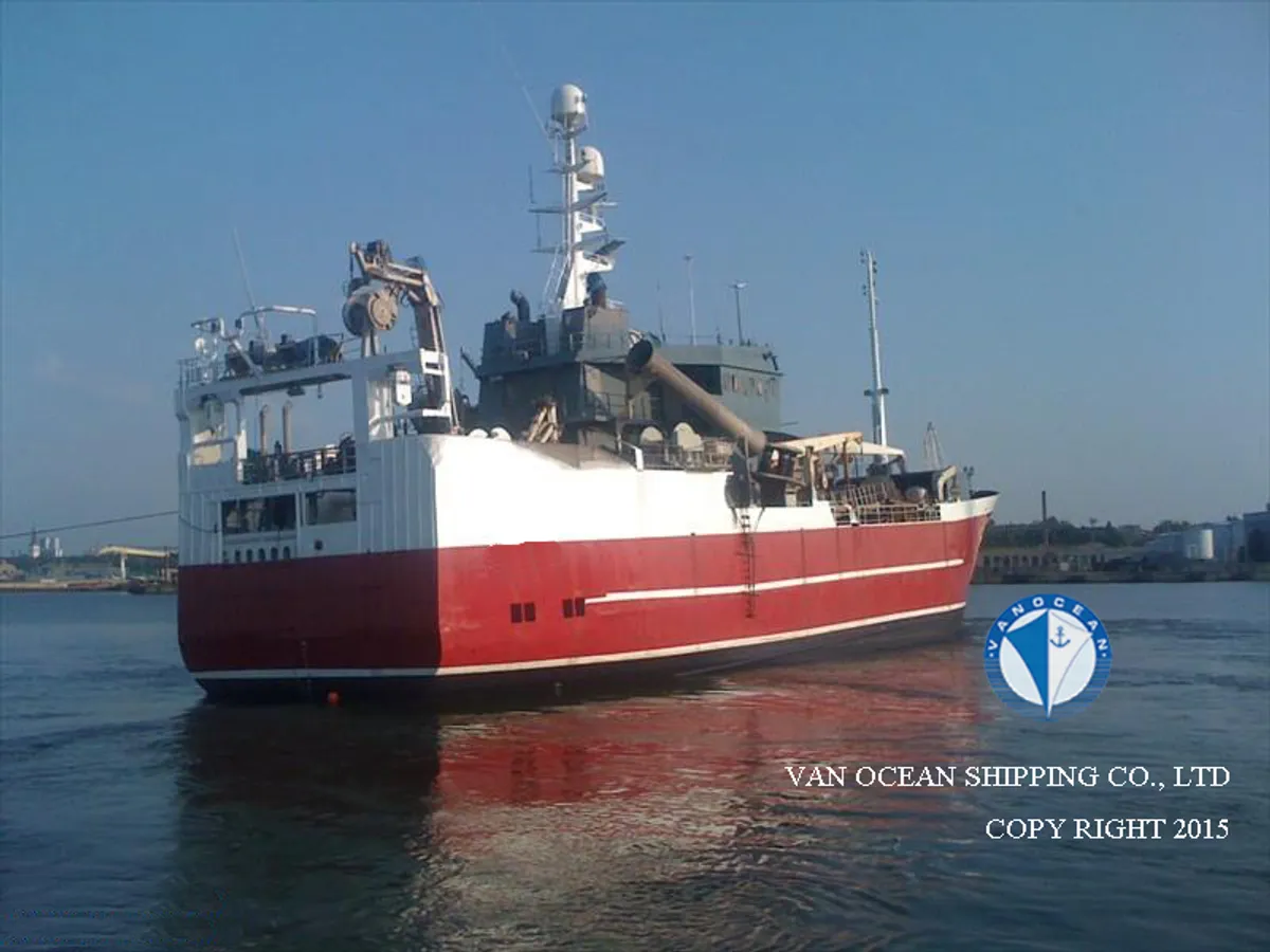 Trallers pārdod