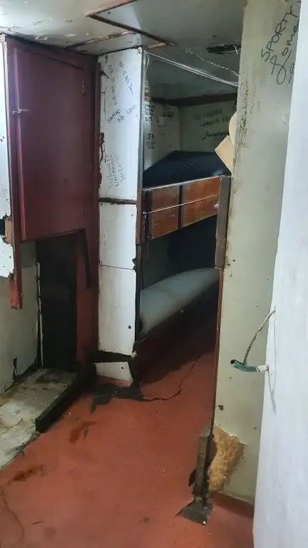 Garā līnija zvejas kuģis pārdod