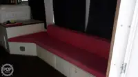 Niršanas atbalsta kuģis pārdod