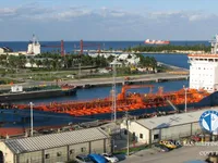 Naftas / Ķīmisko vielu tankkuģis pārdod