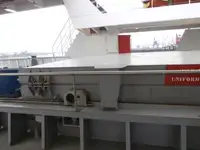 Konteinerkuģis pārdod