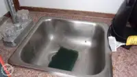 Niršanas atbalsta kuģis pārdod