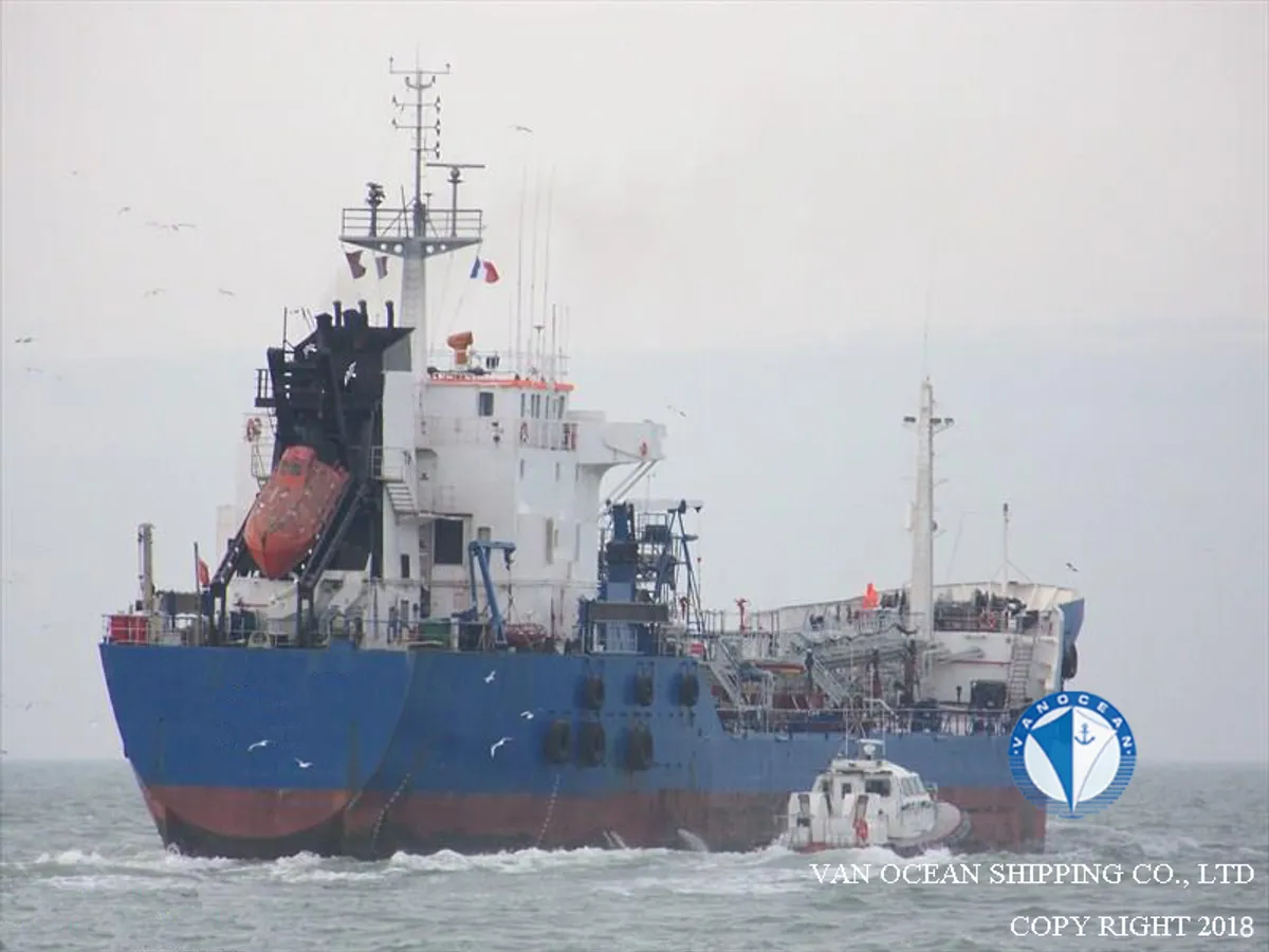 Naftas / Ķīmisko vielu tankkuģis pārdod