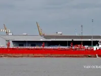 Naftas / Ķīmisko vielu tankkuģis pārdod