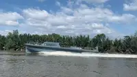Apkalpes kuģis pārdod