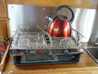 Trallers pārdod