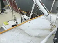 Trallers pārdod