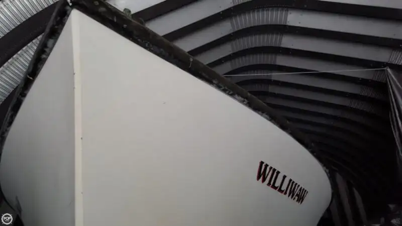Trallers pārdod