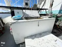 Trallers pārdod