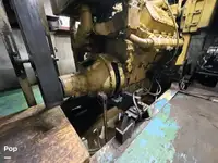 Trallers pārdod