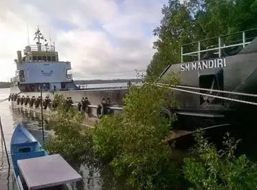 Desanta kuģis, tankkuģis pārdod