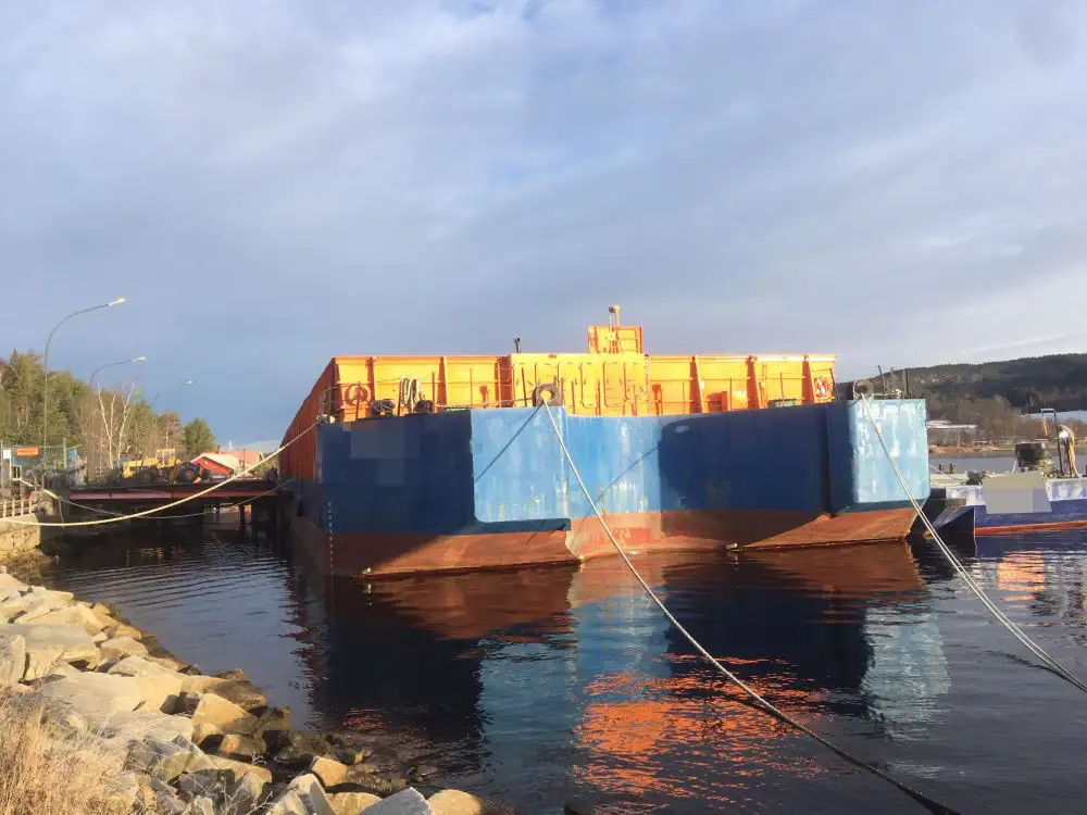Bārža pārdod