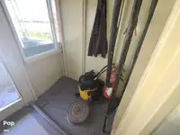 Trallers pārdod