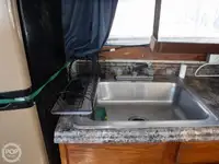 Trallers pārdod