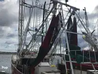 Trallers pārdod