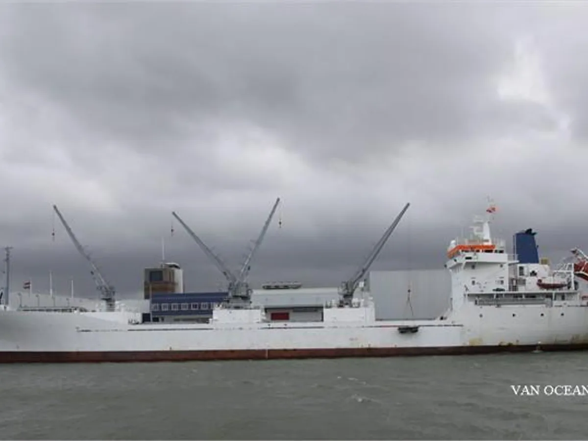 Reefer kuģis pārdod