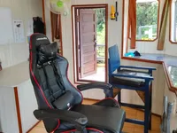Desanta kuģis, tankkuģis pārdod
