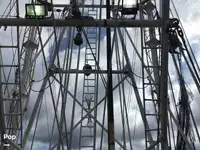 Trallers pārdod