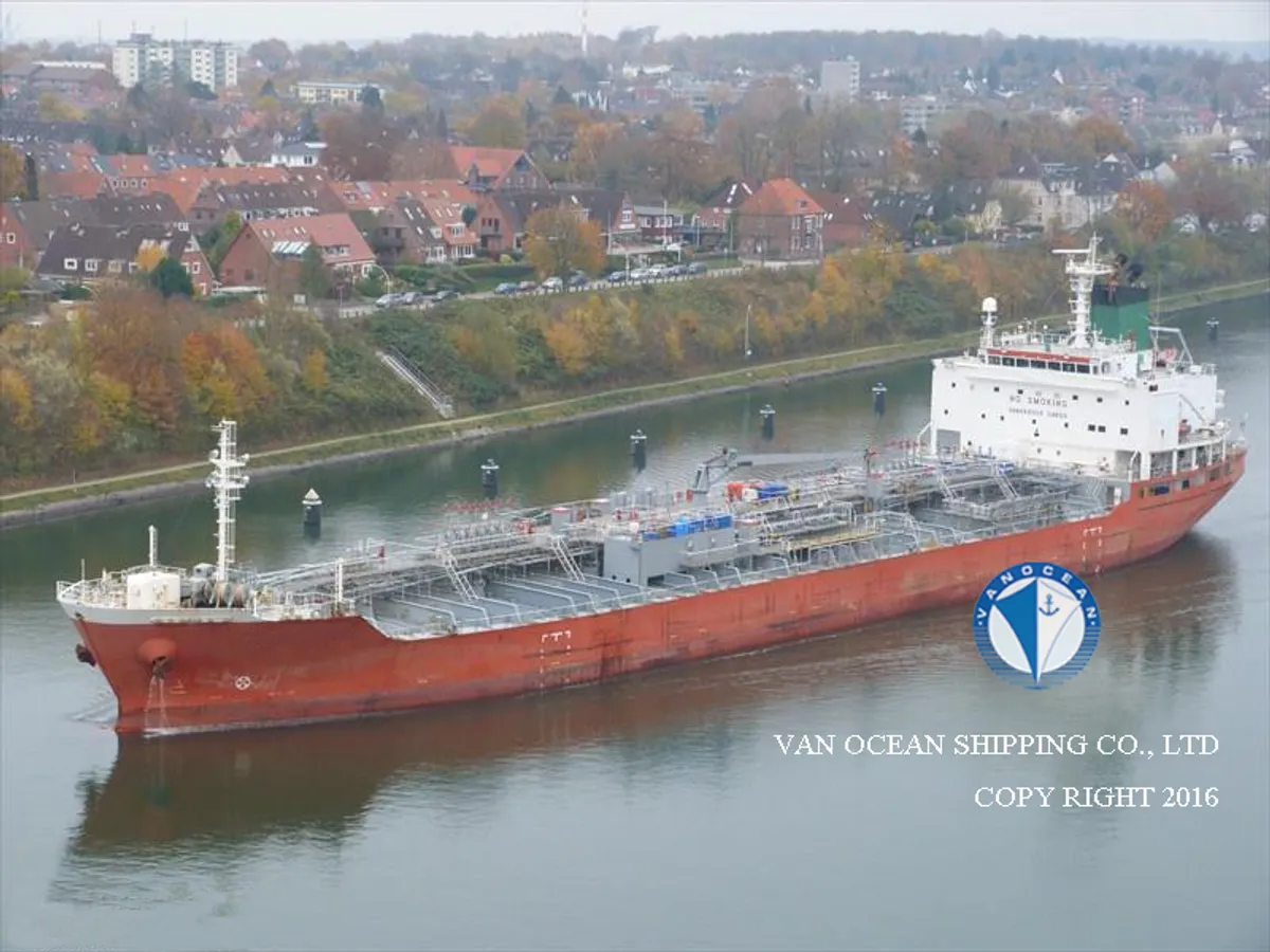 Naftas / Ķīmisko vielu tankkuģis pārdod