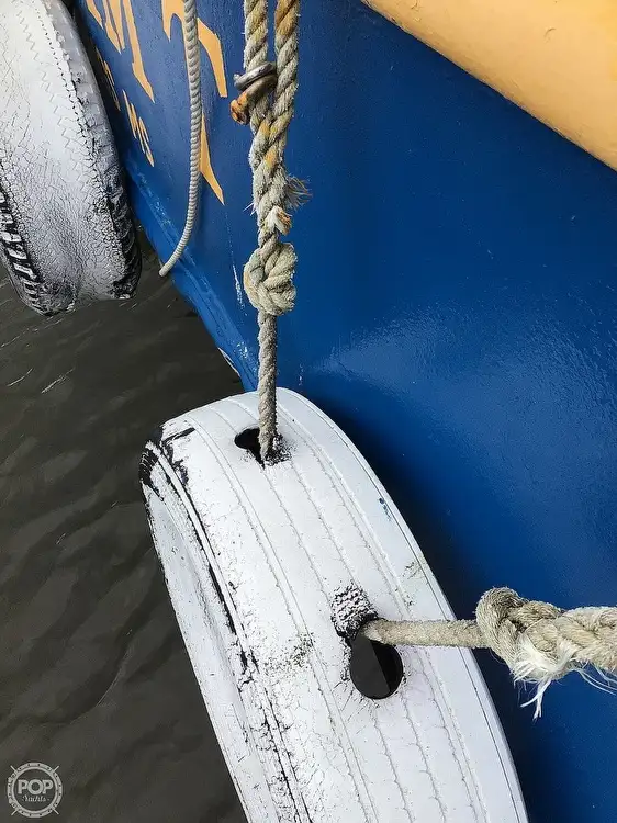 Trallers pārdod