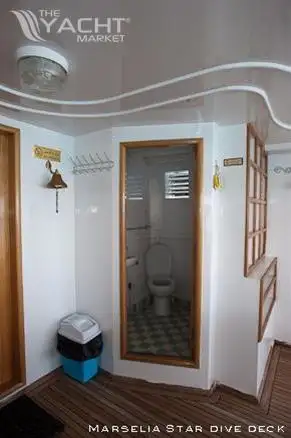 Niršanas atbalsta kuģis pārdod
