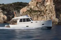 Trallers pārdod