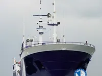 Garā līnija zvejas kuģis pārdod